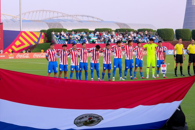 La selección de Paraguay perdió 2-1 con Uzbekistán en la primera fecha del Grupo J del Mundial Sub 17 Qatar 2025 en la Cancha 1 del Aspire Zone, en Rayán, Qatar.