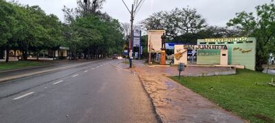 Intensa lluvia se registra en la capital de Misiones, desde tempranas horas de esta jornada.