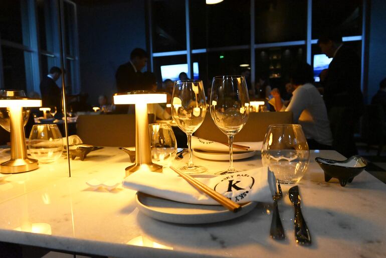 Kessel Sky Bar es un restaurante que combina elegancia y creatividad.