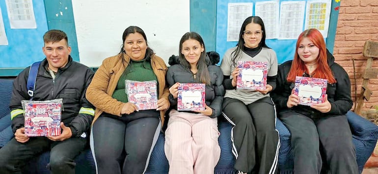 Centro de Educación Media para Personas Jóvenes y Adultas (CEMPA/EMPJA) N.° 196.