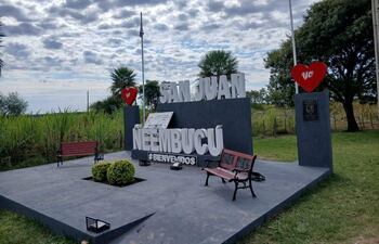 Monumento de bienvenida 'SAN JUAN NEEMBUCÚ'