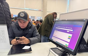 Este jueves se llevó a cabo la primera feria de empleo naval.