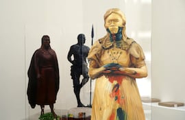 La instalación "Pinacoteca Migrante", de la artista peruana Sandra Gramarra Heshiki, que se exhibe en el pabellón español de la Bienal de Venecia, que fue inaugurada hoy.