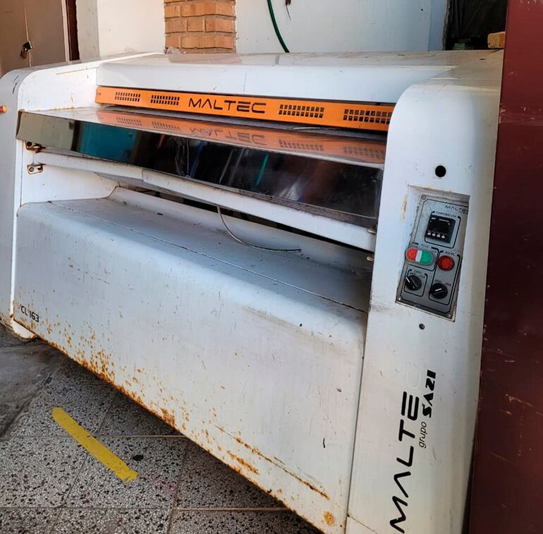 Equipos averiados son abandonados en cualquier rincón del hospital público.