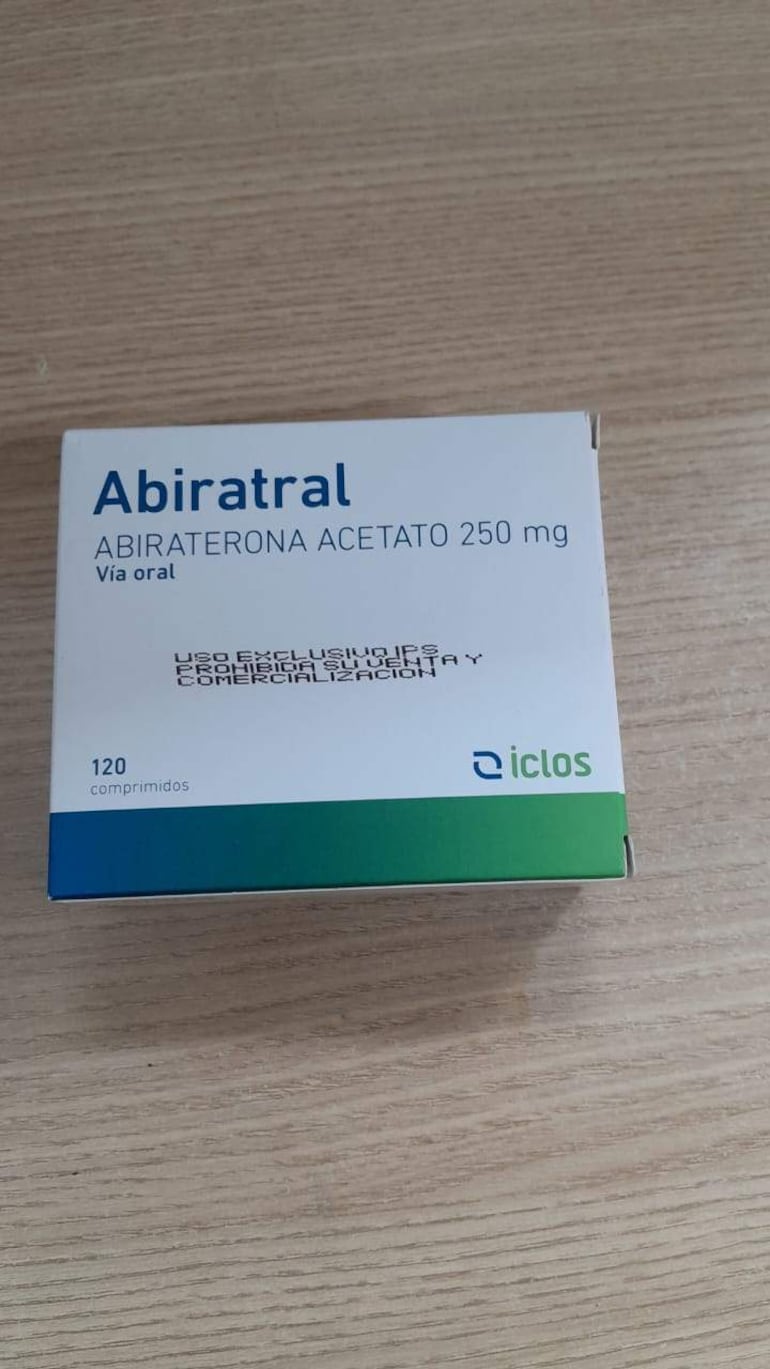 Caja de medicamento Abiratral, de uso exclusivo del IPS.