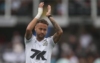 La superestrella brasileña Neymar da Silva Santos Júnior (33 años), logró ser una pieza fundamental para que Santos se mantenga en la Primera División de Brasil.