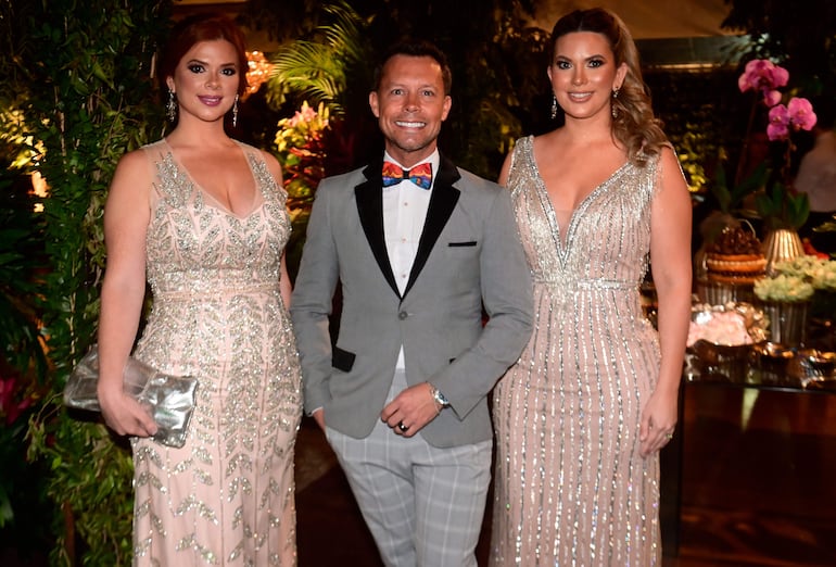 Alejandra Hornung, Raúl Fanego y Belén Hornung.