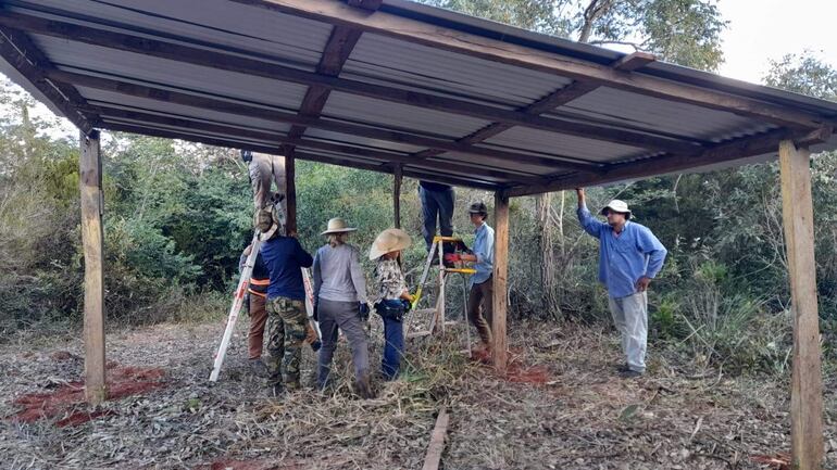 En su mayoría las precarias viviendas de las dos comunidades ya fueron mejoradas a través de esta ayuda solidaria.