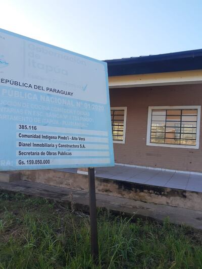 Comedor construido por cuenta de la Gobernación de Itapúa está sin concluir, cayendo a pedazos antes de terminar, y con un juicio contra la empresa contratista por incumplimiento.