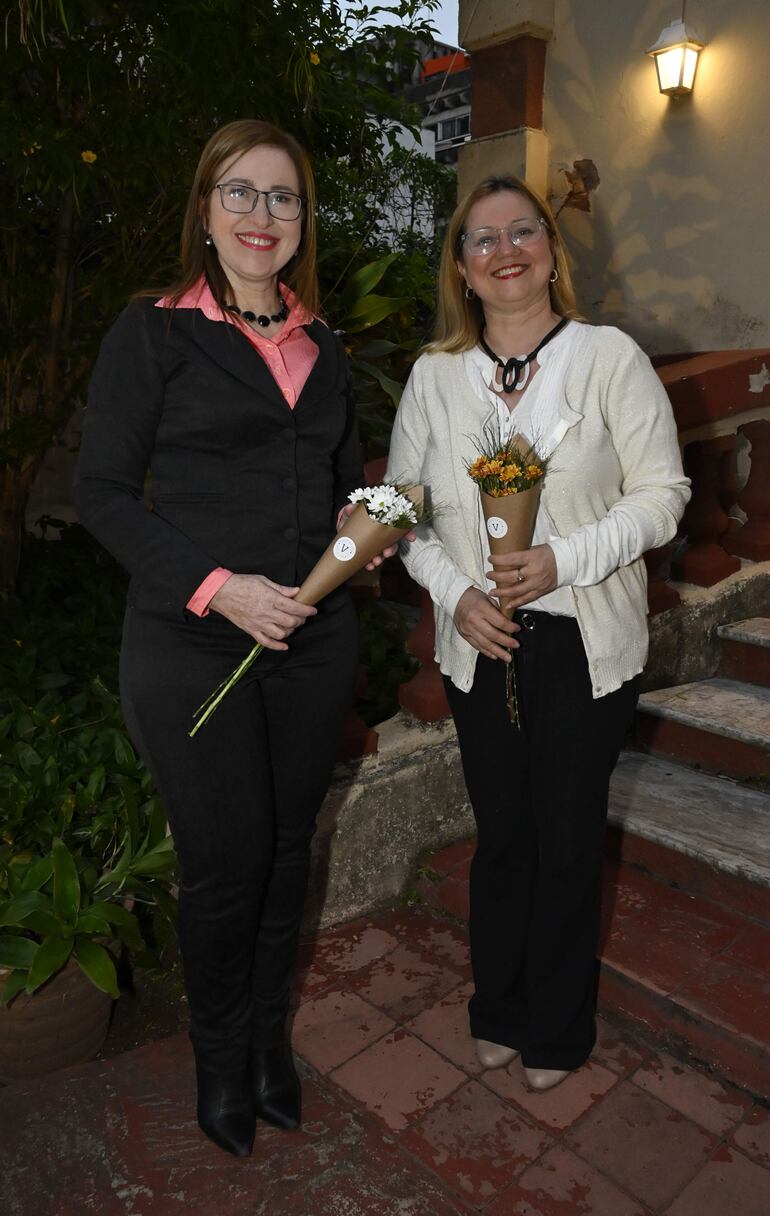 Norma Raquel y Maura Graciela López Jara.
