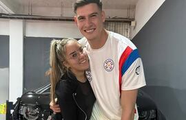 Orlando Gill con su esposa Melissa Ávalos y su hijo Lauti.