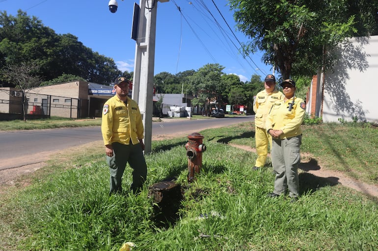 La falta de hidrantes operativos en San Bernardino vuelve a generar alertas sobre el abandono del sistema de protección contra incendios.