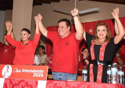 Clara Ibarra Godoy (i), Norma Godoy y Cesarito Sosa, en una actividad organizada con miras a las elecciones municipales.