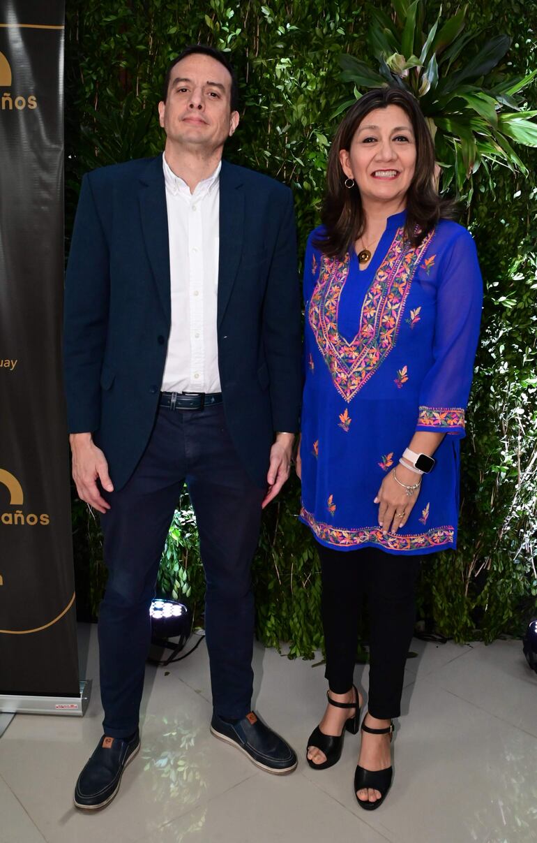 Emiliano Estigarribia y Cinthia Mora.