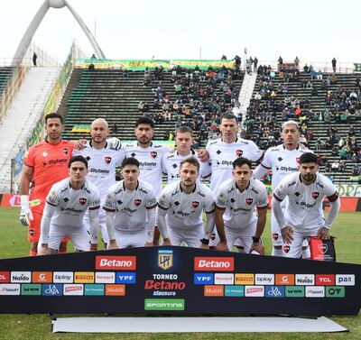 Formación de Newell's Old Boys en Mar del Plata, en la que aparecen juntos los paraguayos Juan Ángel Espínola y Carlos Gabriel González (Cocoliso).