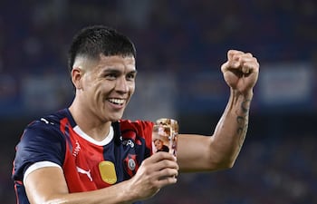 El paraguayo Matías Pérez, futbolista de Cerro Porteño, festeja un gol en el partido frente a Recoleta FC por la fecha 8 del torneo Apertura 2026 de la Primera División de Paraguay en el estadio La Nueva Olla, en Asunción, Paraguay.