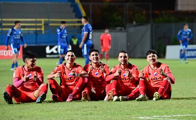 Festejo de los futbolistas de Nacional en el tanto de Diego Duarte.