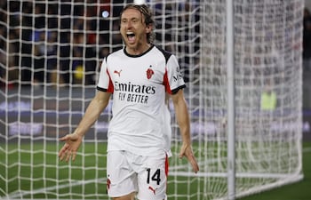 PISA (Italia), 13/02/2026.- Luka Modric del Milan celebra tras marcar un gol durante el partido de la Serie A italiana entre el Pisa SC y el AC Milan en Pisa, Italia, el 13 de febrero de 2026. (Italia) EFE/EPA/ENRICO MATTIA DEL PUNTA