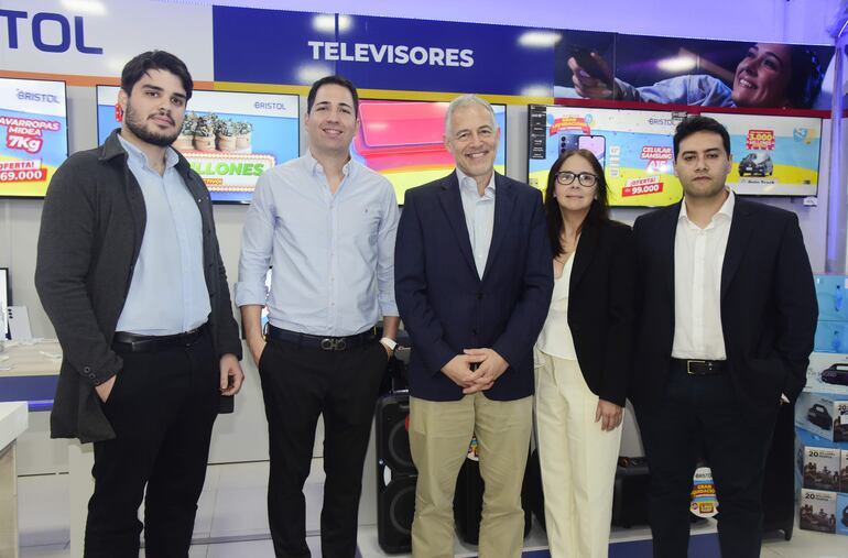 Marcelo Giménez, Eduardo Giménez, Fernando Vangioni, Delmira Páez y 
Nicolás Vera.