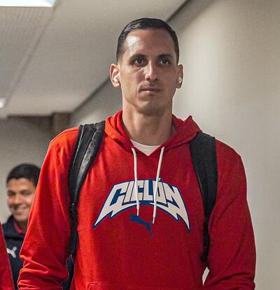 Roberto Junior Fernández (37 años) se encuentra de reposo en su domicilio. Se perderá los duelos contra Sportivo Luqueño y Nacional.