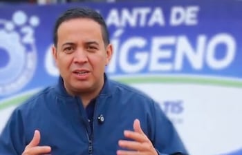 Ricardo Estigarribia, gobernador de Central, se lanza como presidenciable y pide competencia en unidad opositora.