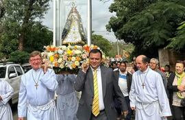 Piden fortalecer la oración en festividad de la natividad de la Virgen María.