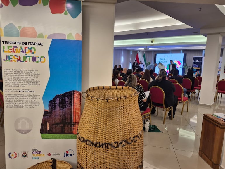 Realizan seminario de proyecto que busca potenciar producción local para fortalecer industria turística en Itapúa y Misiones