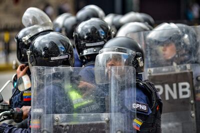 Miembros de la Guardia Nacional venezolana durante un operativoen en el barrio Chacao de Caracas.