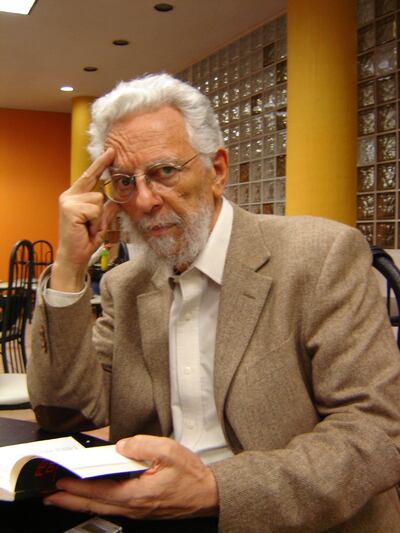 Fotografia del filósofo Enrique Dussel en la Facultad de Filosofìa y Letras de la UNAM