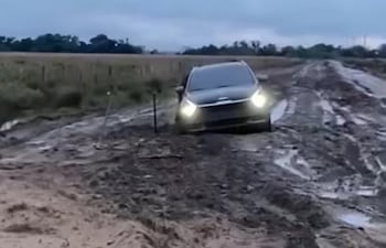 El tramo que une Laureles- Yabebyry se encuentra en pésimas condiciones.