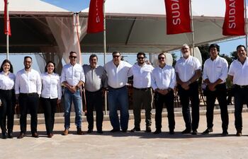 El anuncio de inversión se realizó en el predio de la futura planta con presencia de autoridades.