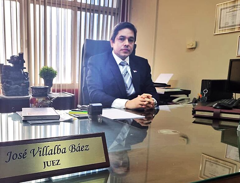 Jose Miguel Villalba Báez, juez en lo civil y comercial.