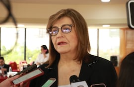 Senadora Blanca Ovelar, reiteró la necesidad de un tribunal especializado en feminicidios.