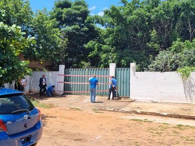 Pobladores del barrio Tres Bocas de Villa Elisa exigen traslado de antena de radio, del grupo religioso adventista. La comuna ordenó la suspensión de los trabajos de montaje como medida de urgencia.