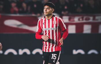 El lateral izquierdo paraguayo Santiago Arzamendia Duarte (28 años), hoy día en filas de Estudiantes de La Plata.