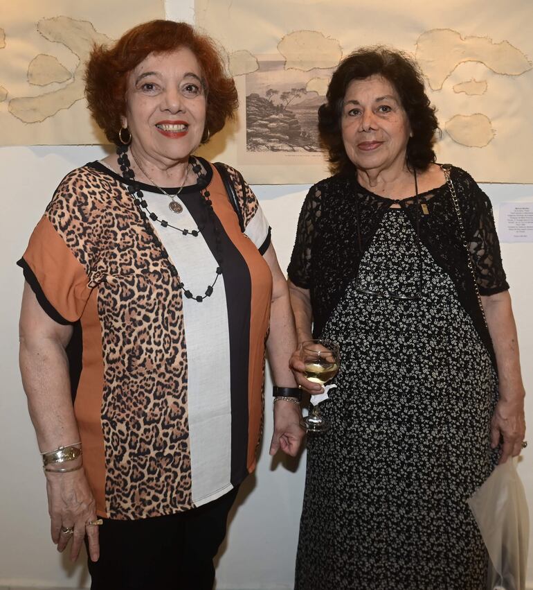 María Eugenia Ruíz y Martha Linares.