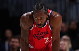 Kawhi Leonard militará en Toronto Raptors.