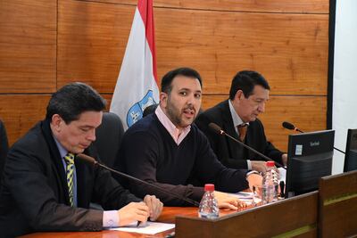 Imágenes de la sesión de la Junta Municipal de Asunción este miércoles.