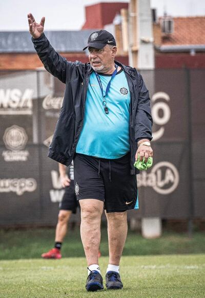 Éver Hugo Almeida Almada (1 de julio de 1948), director técnico de Olimpia.