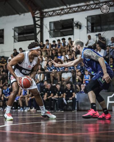 Charles Hinkle y Sebastián Picton, buenos protagonistas del partido de la jornada inicial del Top 4.