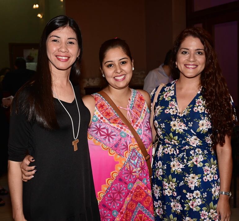 Celeste Ferreira, Marta Cáceres y Ángela Ferreira.