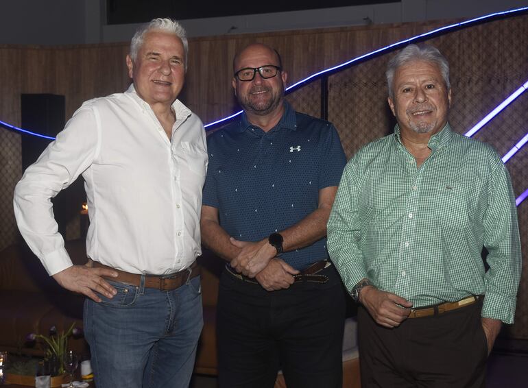 Rodolfo Fiegelist, Raúl Fernández y Juan Carlos Aquino.