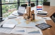 El riesgo puede ser estimado, incorporado a un escenario y compensado. La imprevisibilidad, en cambio, dificulta la construcción de ese escenario.