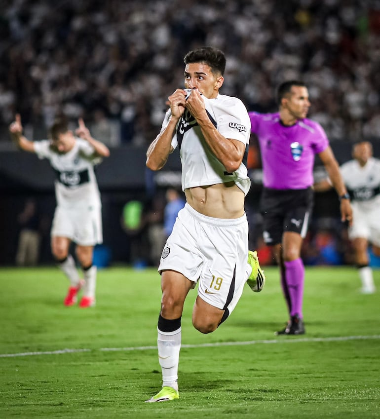 El volante ofensivo, Rubén Darío Lezcano Portillo (22 años) fue el encargado de anotar el tanto de la victoria de Olimpia sobre Sportivo Trinidense, para avanzar a la fase de grupos de la Copa Sudamericana.