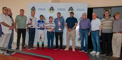 La gente del San Blas festejando la octava victoria y consagración de la invicta Mi Pinga.