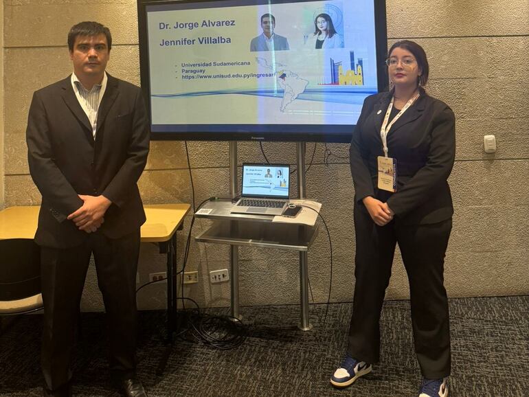 La destacada participación de UNISUD en Colombia, con el profesor Dr. Jorge Álvarez y la estudiante Jennifer Villalba, consolida su visión de futuras alianzas académicas con instituciones de Estados Unidos, Chile y Brasil.