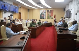 El presidente de Cuba, Miguel Díaz-Canel Bermúdez, confirmó este viernes que funcionarios de su Gobierno comenzaron recientemente las conversaciones con representantes de la administración del presidente Donald Trump. En un mensaje grabado, el presidente aseguró que "Cuba ha sostenido conversaciones con representantes del Gobierno de Estados Unidos orientadas a buscar soluciones por la vía del diálogo a las diferencias entre ambos Gobiernos". EFE/ Presidencia de Cuba - SOLO USO EDITORIAL/SOLO DISPONIBLE PARA ILUSTRAR LA NOTICIA QUE ACOMPAÑA (CRÉDITO OBLIGATORIO) -