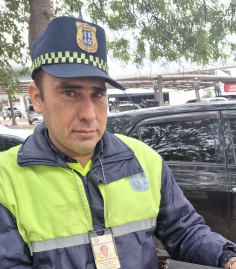 Bernardino Ferreira Maciel (42), agente de la PMT que sufrió un accidente en cumplimiento de sus labores, según sus colegas.