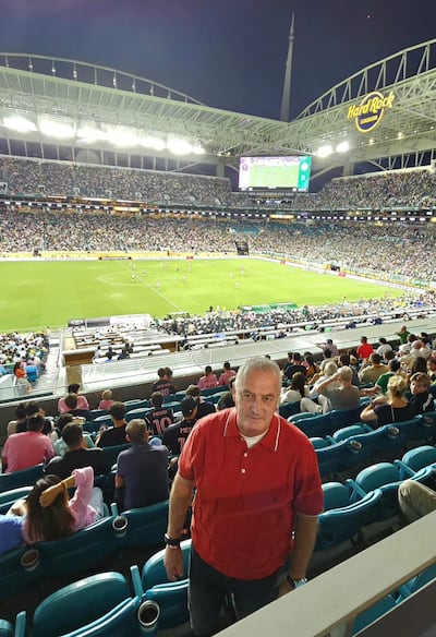 El entrenador de la selección paraguaya, Gustavo Alfaro (62 años), presente en el Hard Rock Stadium observando el duelo entre Palmeiras e Inter Miami.