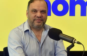 Mario Varela, senador.